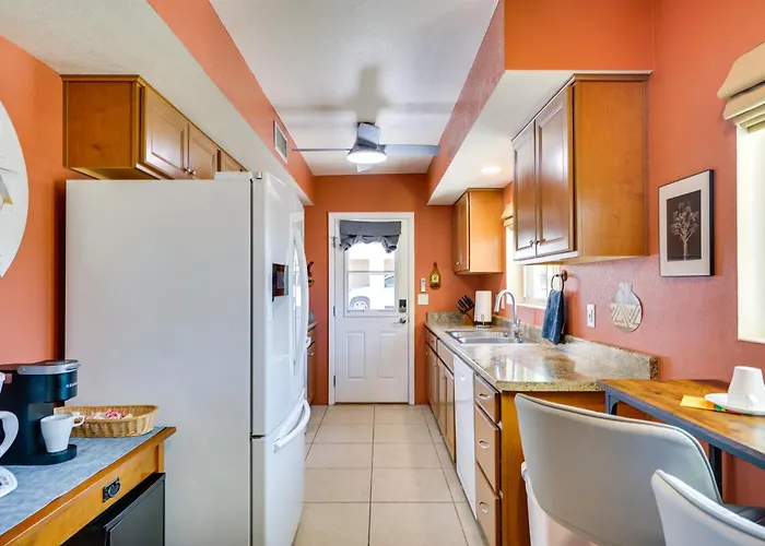 Modern Comfort In Vintage Green Valley | 2 Bikes Holiday home *